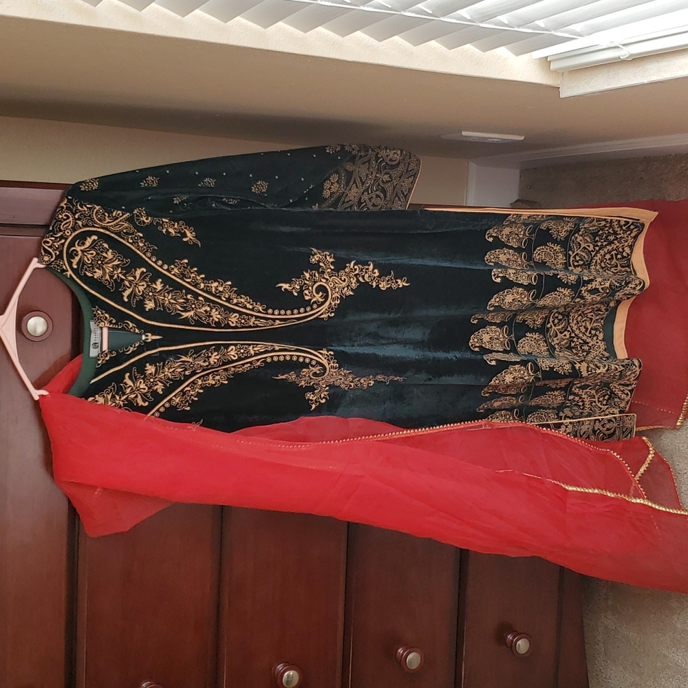 Formal Velvet kameez dupatta FINAL PRICE - Picture 3 of 9